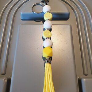 New silicone bead and happy face key chain with clasp and key ring